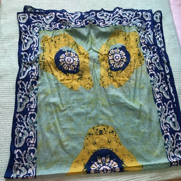 Scarf / Sarong - Picture 2 of 4